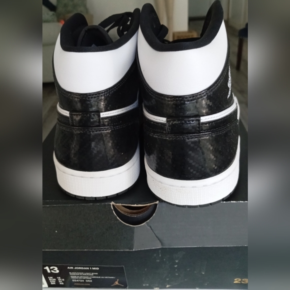 Nike Air Jordan 1 Mid Black/cone light bone noir/us clair/cone 554724 062 - Picture 1 of 4